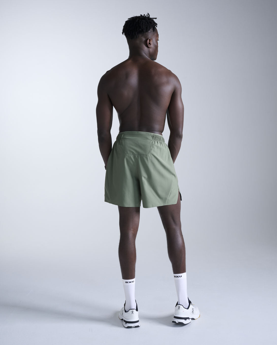 2xu-motion-5-inch-unlined-shorts-da-training-verde image 7