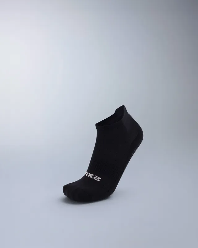 2xu-performance-ankle-grip-socks-unisex-calzini-grip-neri-alla-caviglia image 1