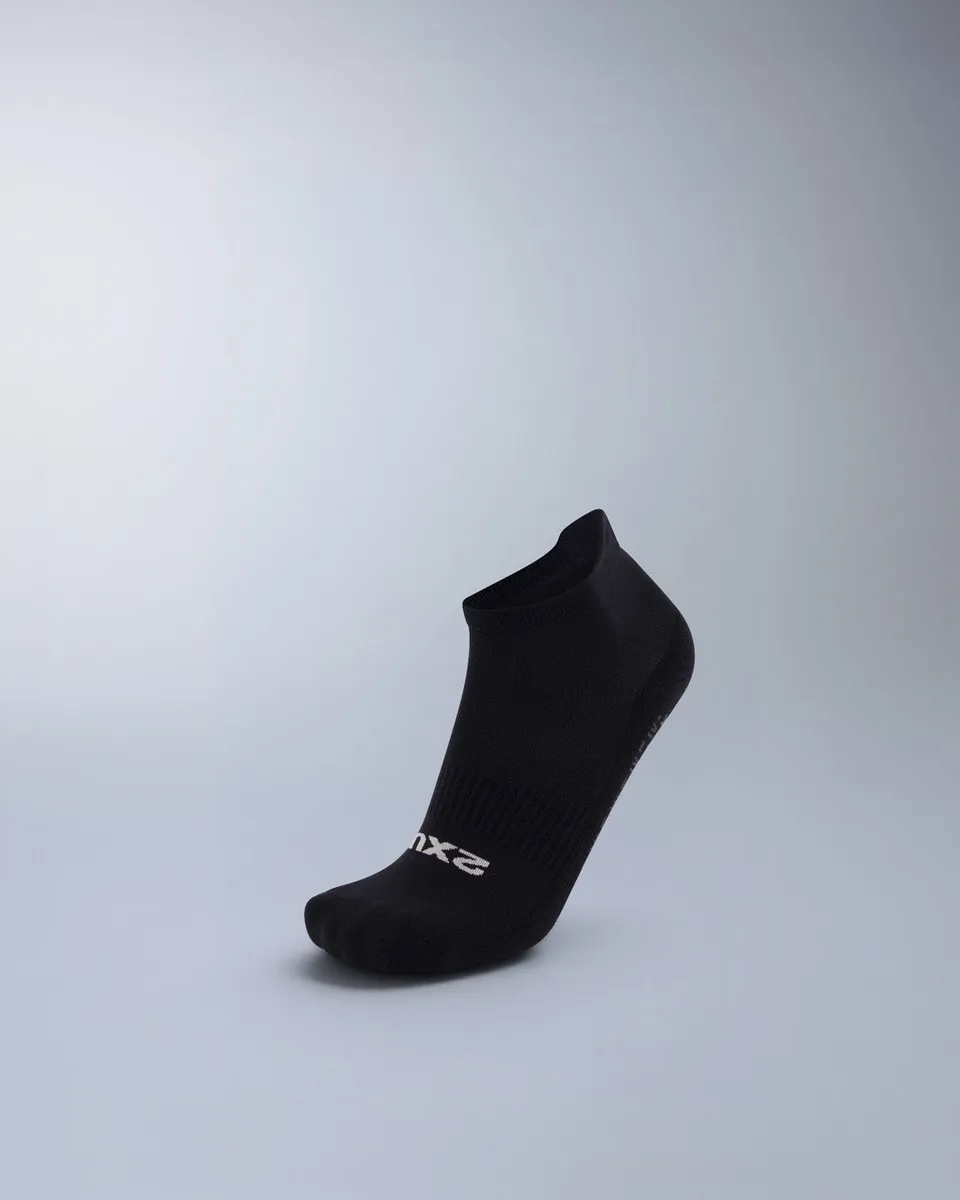 2xu-performance-ankle-grip-socks-unisex-calzini-grip-neri-alla-caviglia image 1