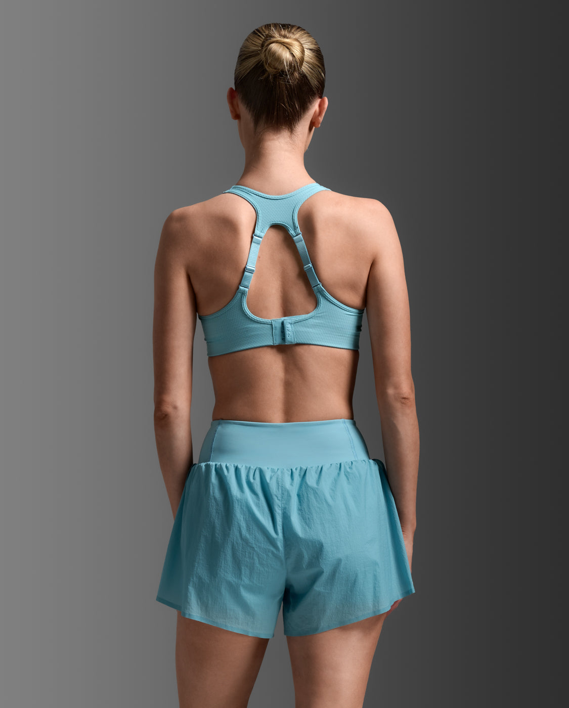 2xu-aero-mesh-medium-impact-bra-reggiseno-sportivo-running-azzurro image 2