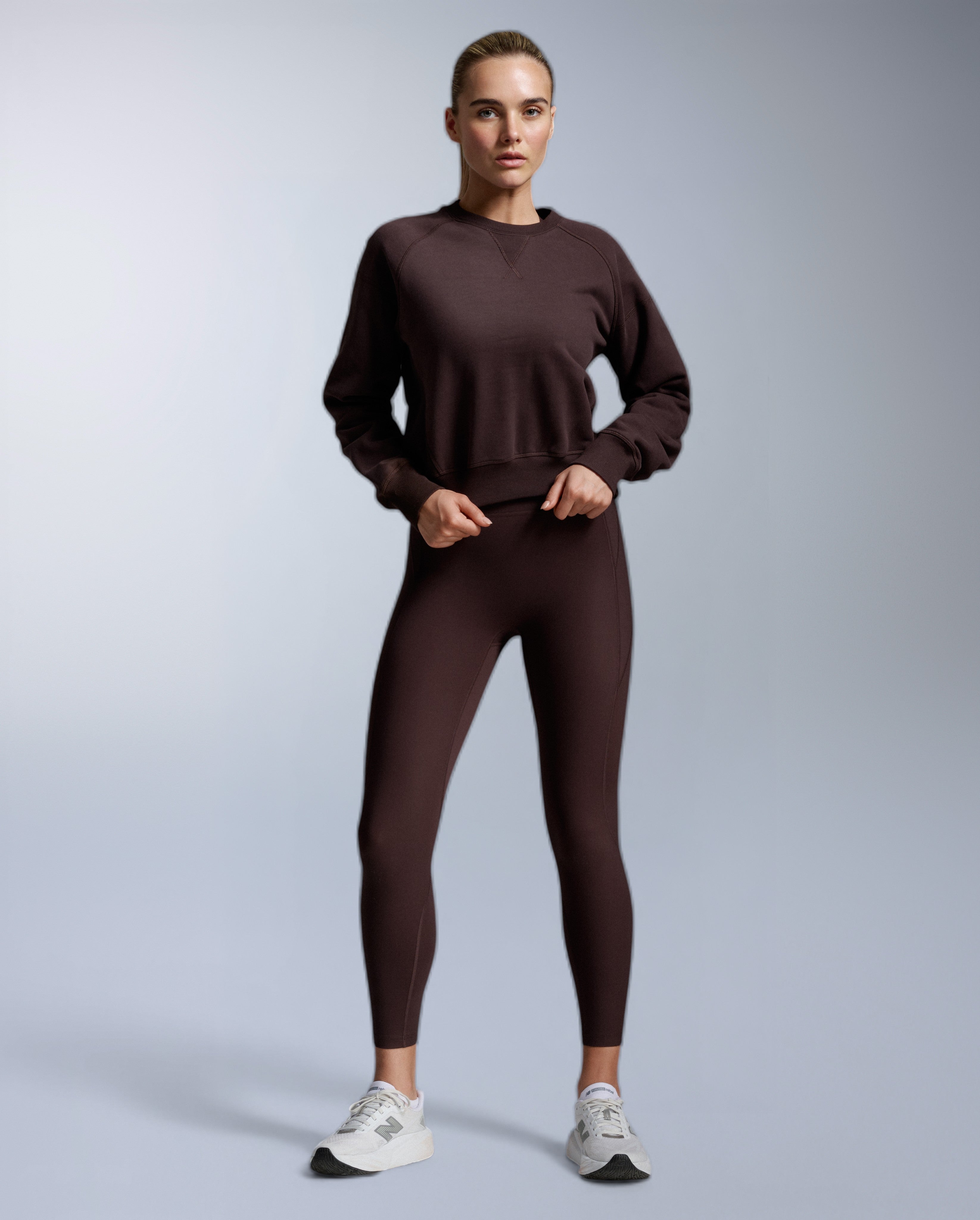 2xu-ez-organic-cotton-ribbed-crew-donna-marrone image 4