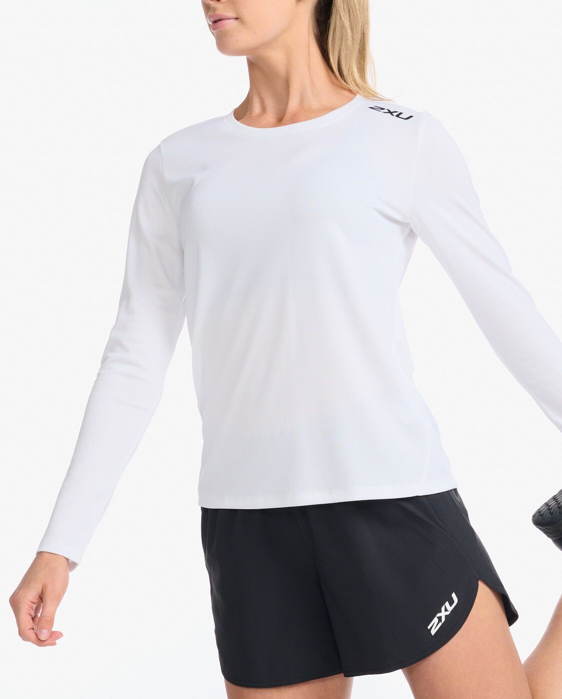 2xu-aspire-manica-lunga-donna-maglia-training-bianca image 2