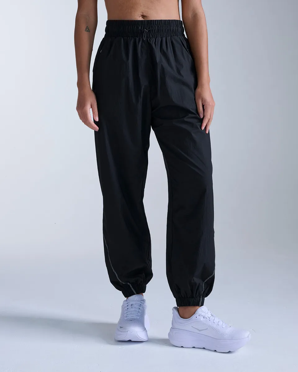 2xu-aero-oversized-jogger-donna-pantalone-running-nero-idrorepellente image 1