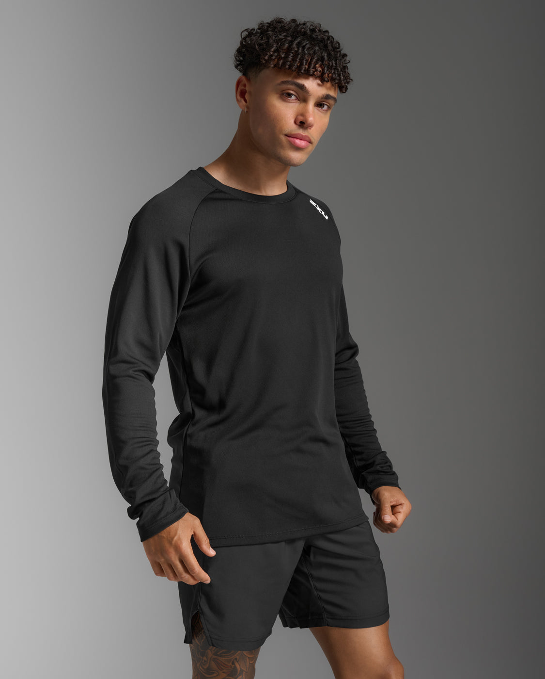 2xu-aspire-long-sleeve-maglia-manica-lunga-uomo-nera image 5