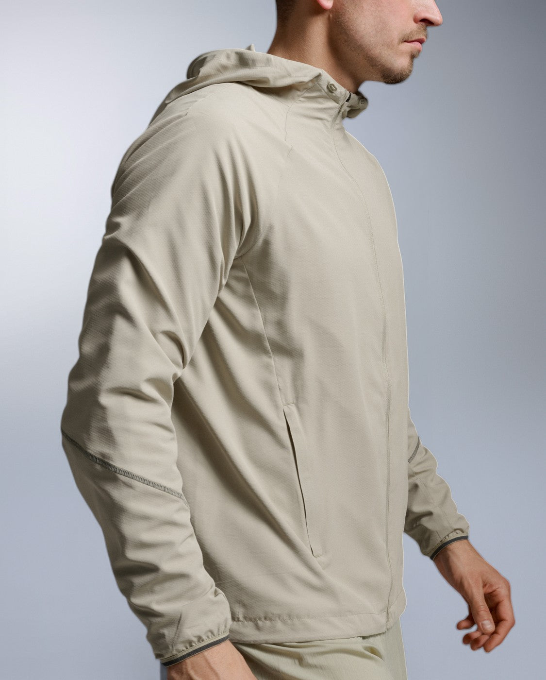 2xu-aero-hex-windbreaker-uomo-giacca-antivento-running-beige image 2