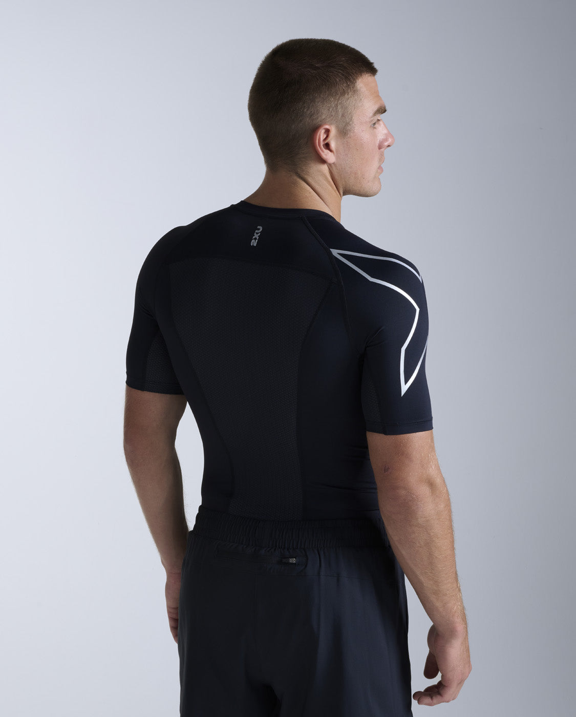 2xu-core-compression-maglia-manica-corta-uomo image 4