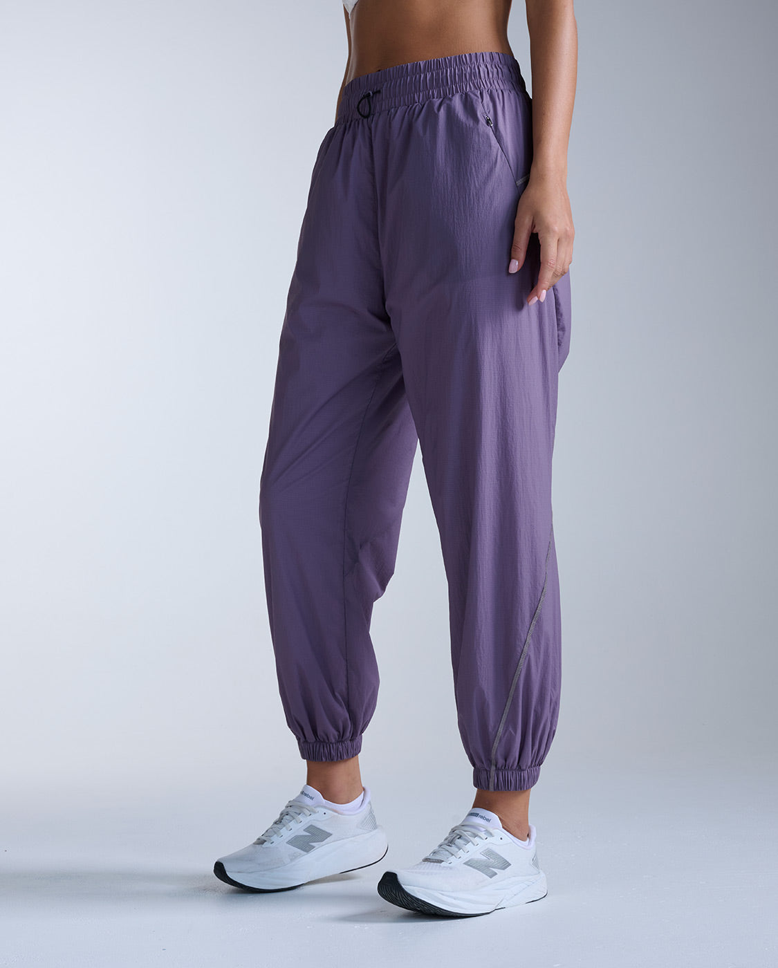 2xu-aero-oversized-jogger-pantaloni-running-viola image 3