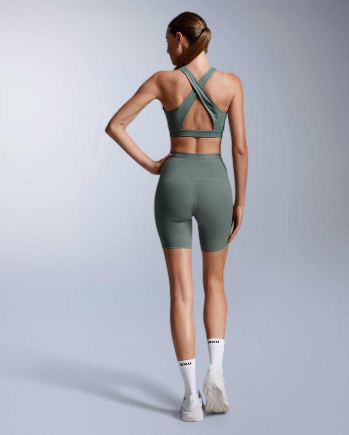 2xu-form-stash-hi-rise-compression-6-inch-shorts-short-donna-verde image 6