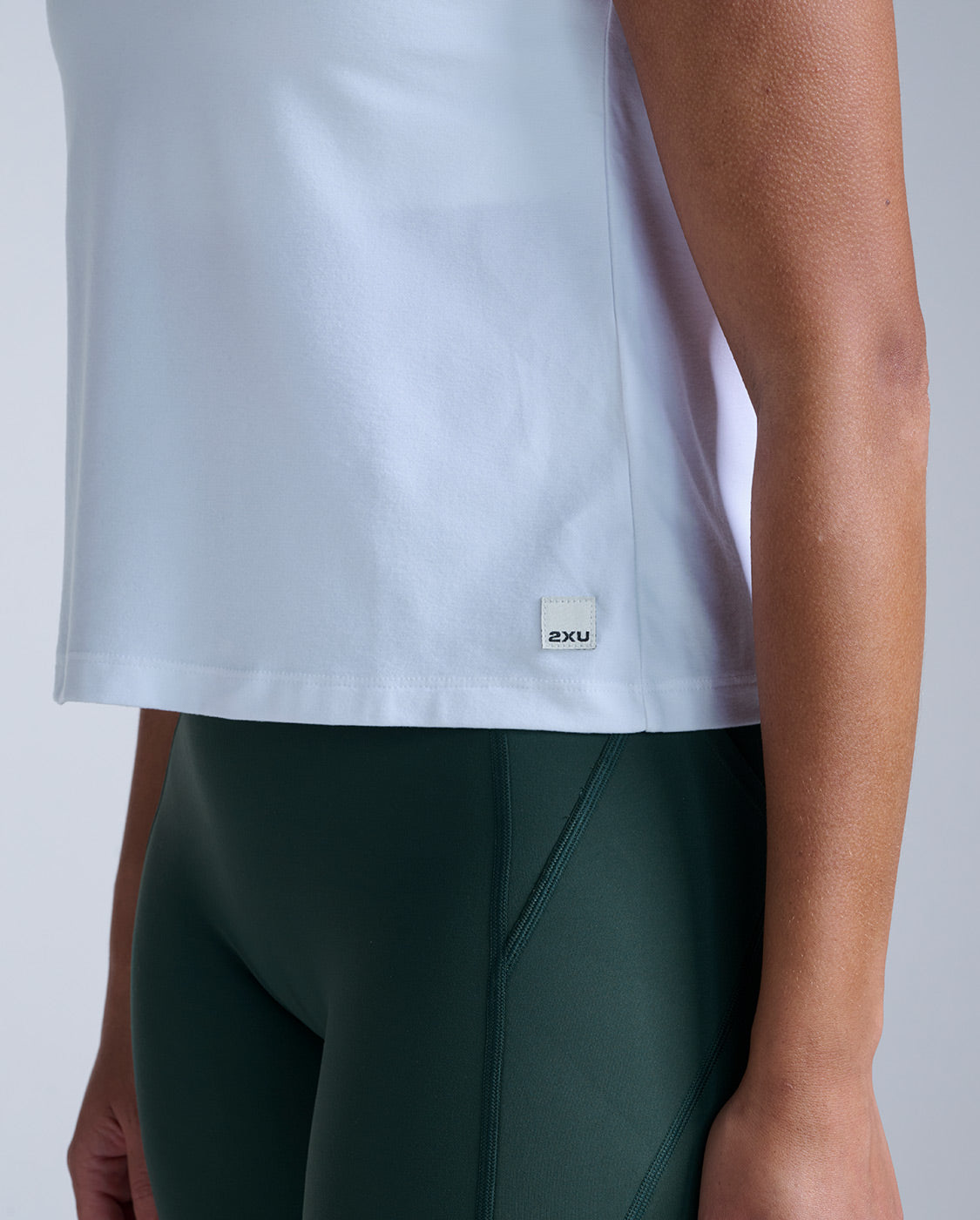 2xu-form-soft-jersey-relaxed-tank-donna-bianco image 4