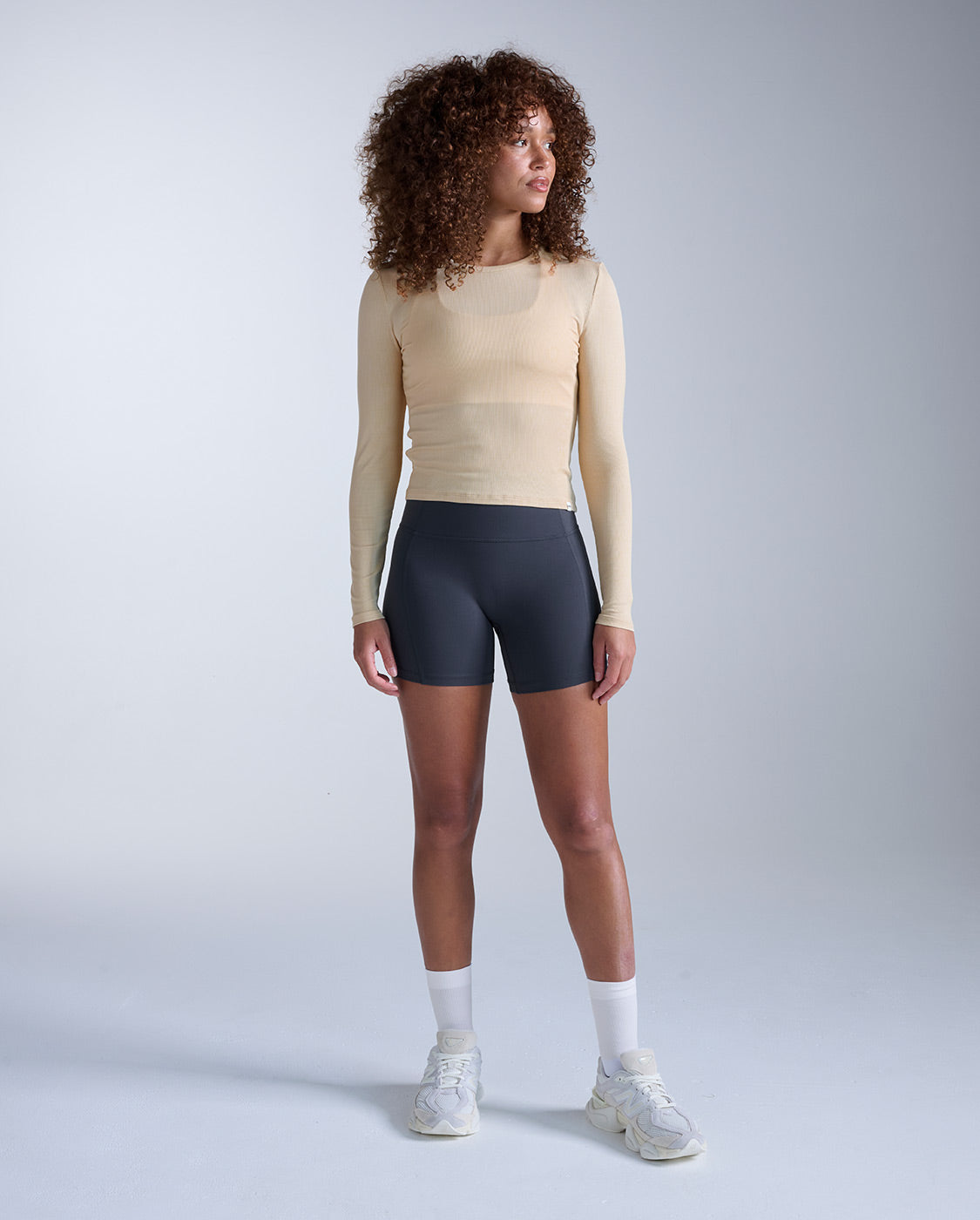 2xu-form-fluid-modal-maglia-manica-lunga-a-coste-beige image 6