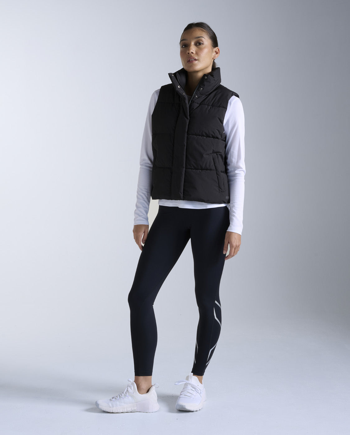 2xu-women-s-insulation-puffer-vest-gilet-nero image 3