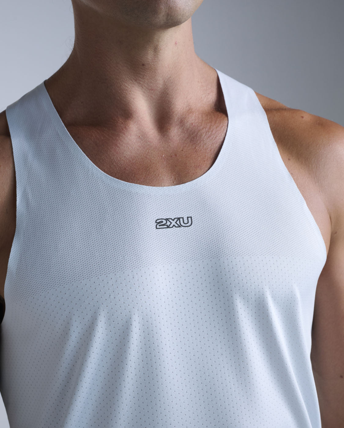 2xu-light-speed-tech-singlet-canotta-running-uomo image 3