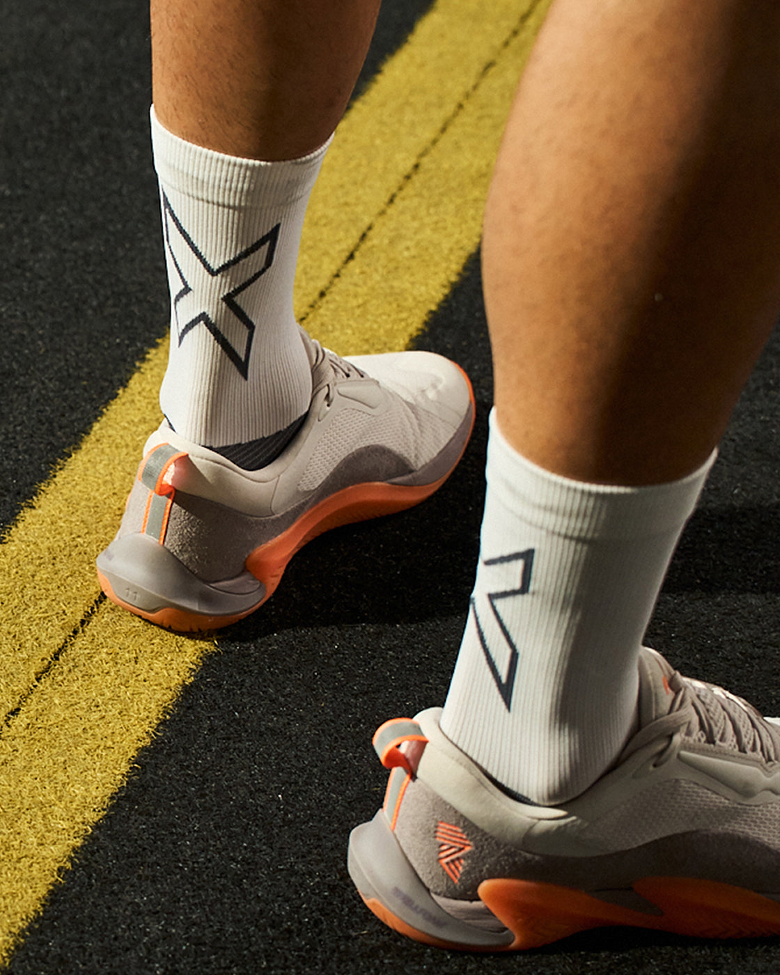 2xu-vectr-light-cushion-crew-socks-calze-running-ammortizzate image 2