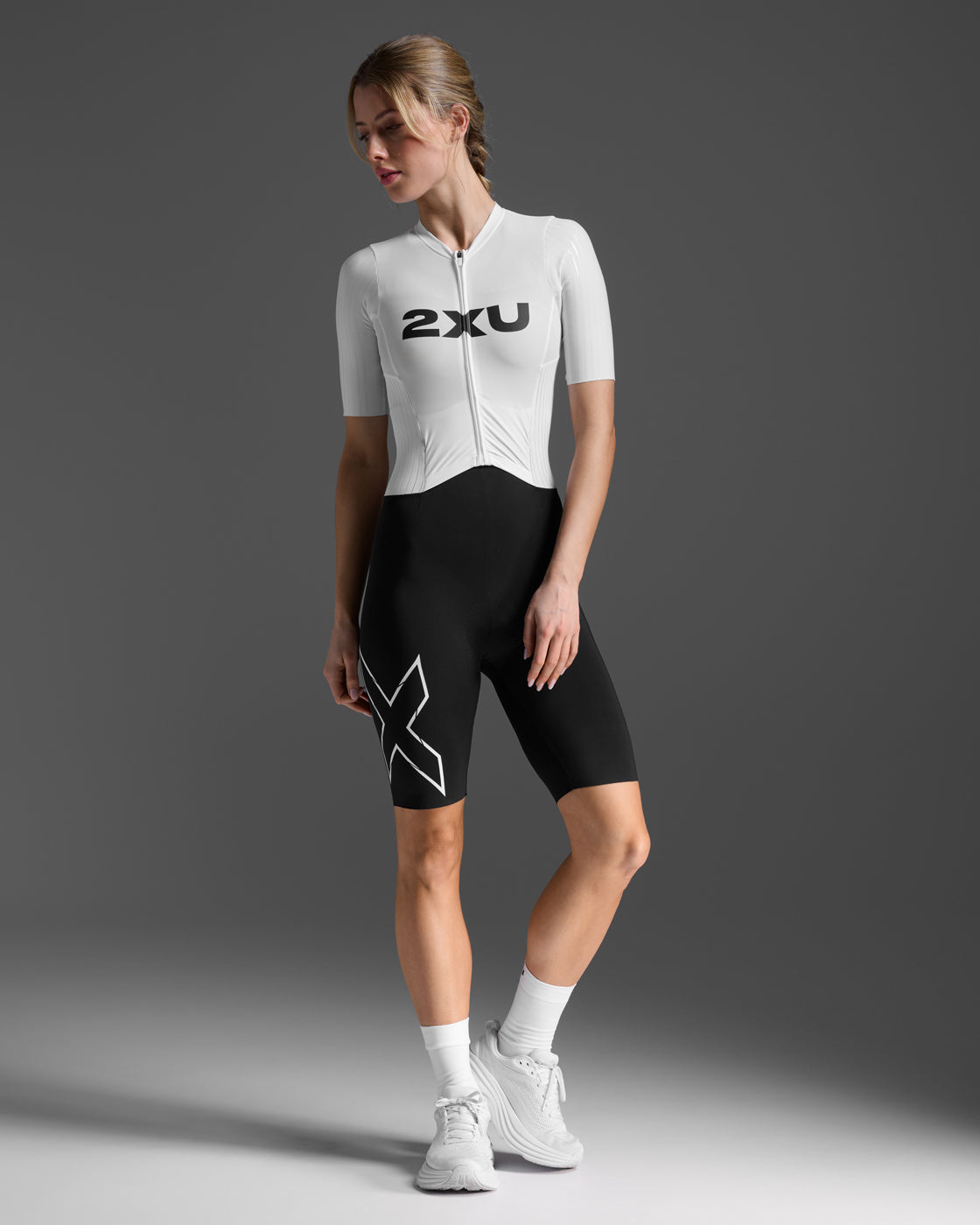 2xu-light-speed-react-sleeved-trisuit-nero-bianco image 1