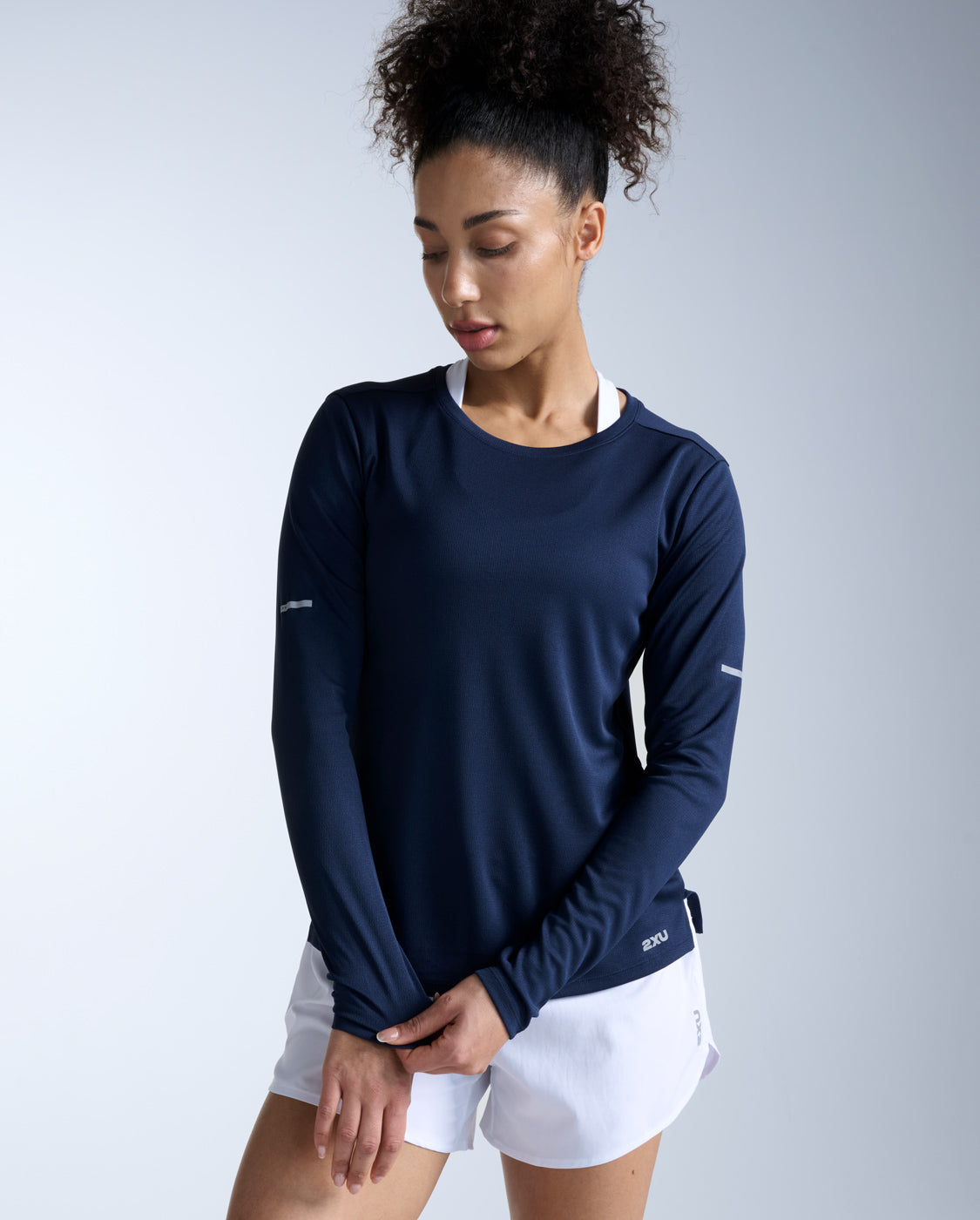2xu-aero-long-sleeve-blu-maglia-running-manica-lunga-slim image 1