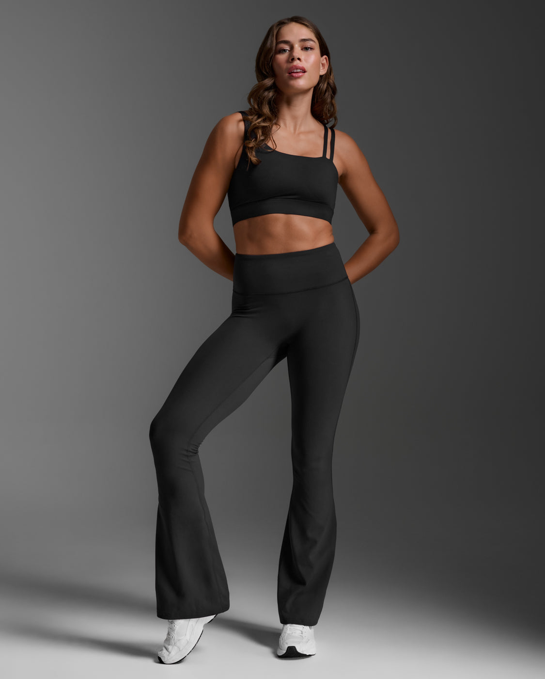 2xu-fluid-pantaloni-flare-hi-rise-donna-neri image 4