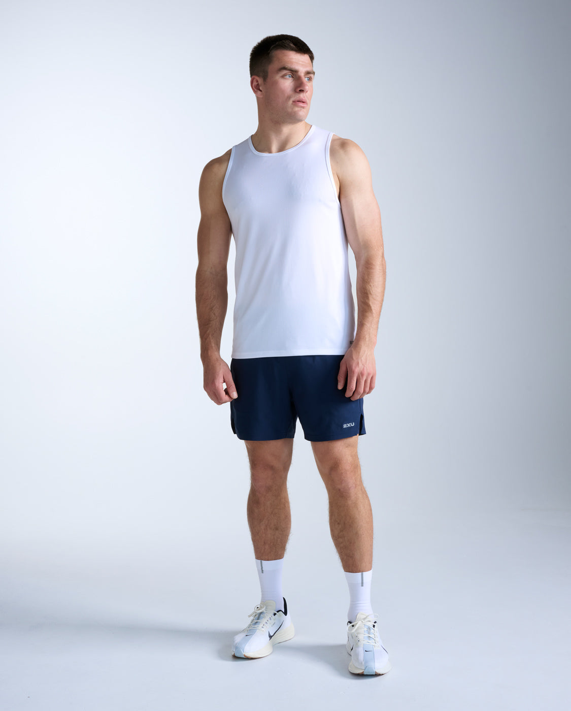 2xu-aero-tank-uomo-bianco-slim-canotta-running-traspirante image 6
