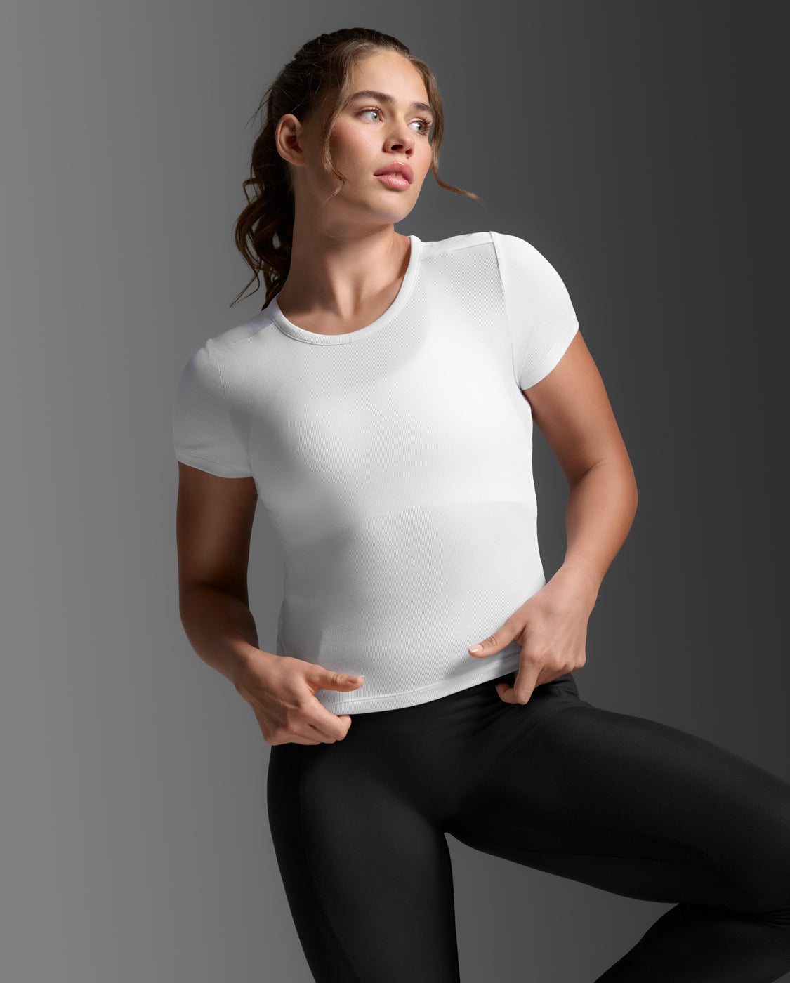 2xu-fluid-modal-ribbed-crop-tee-donna-fitted-maglia-crop image 2
