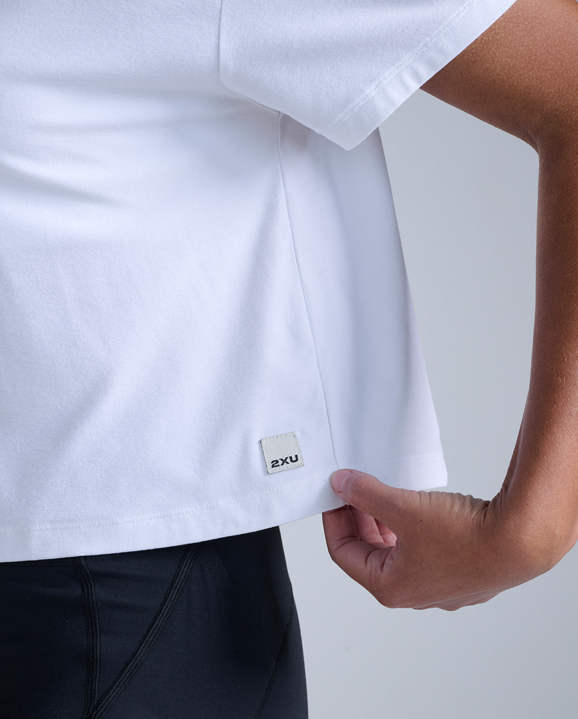 2xu-form-soft-jersey-relaxed-tee-donna-maglia-training-bianca image 4