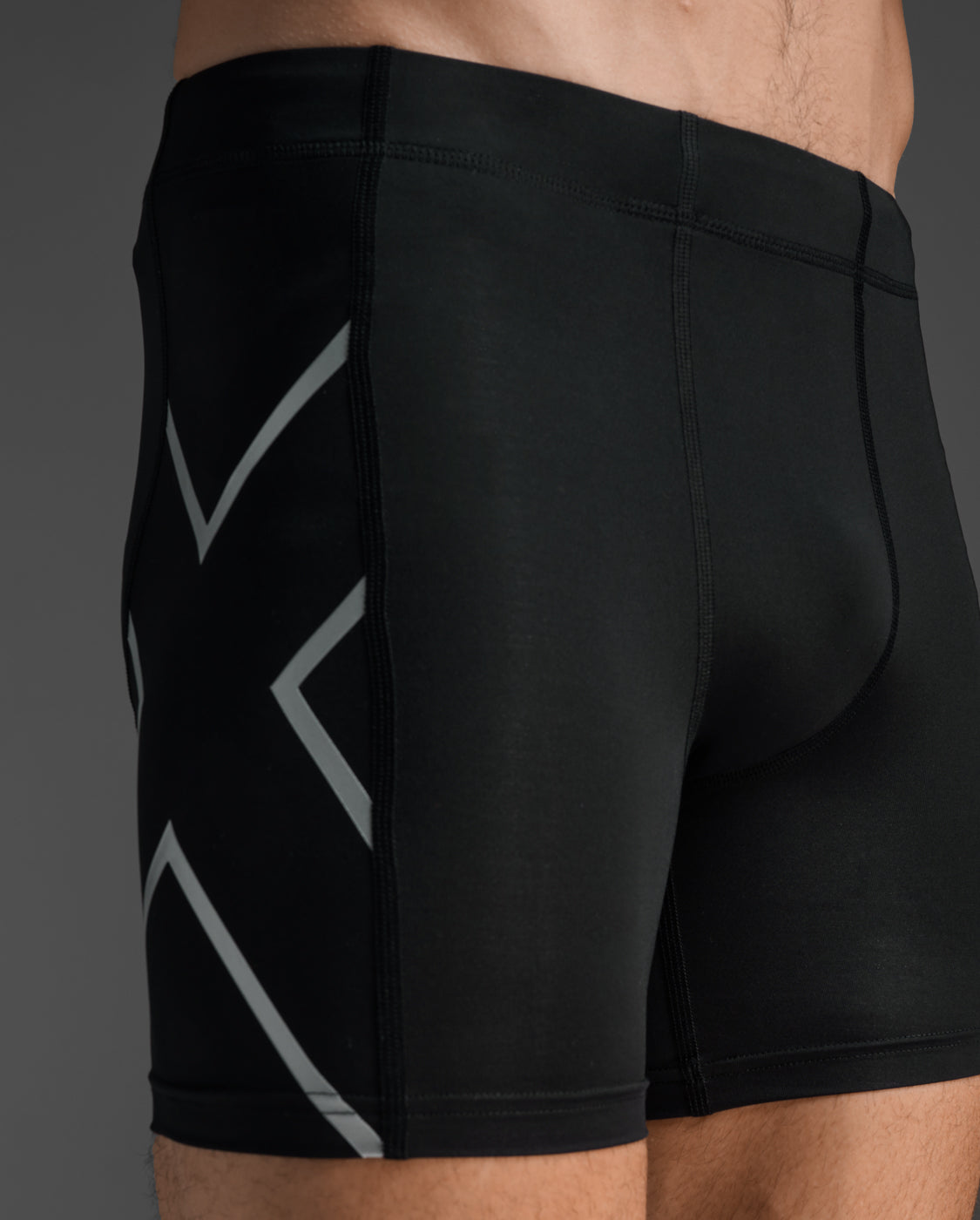 2xu-core-compression-1-2-shorts-mezzo-tight-compressione image 4