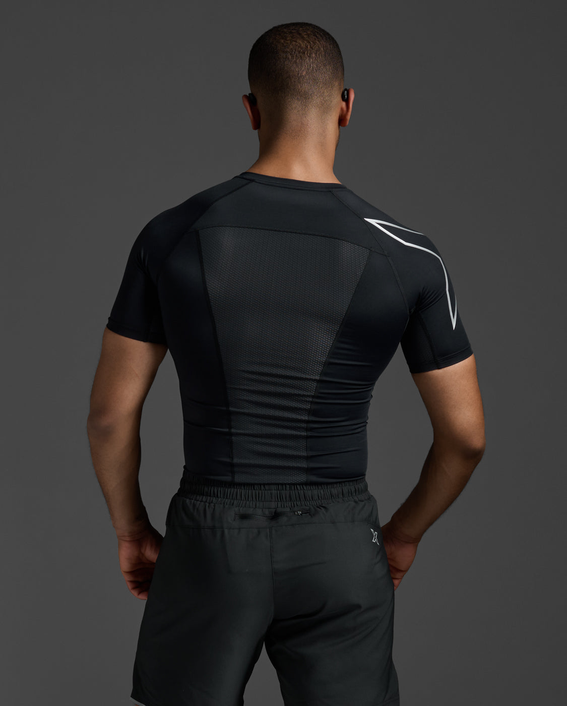 2xu-core-compression-short-sleeve-uomo-nero image 3