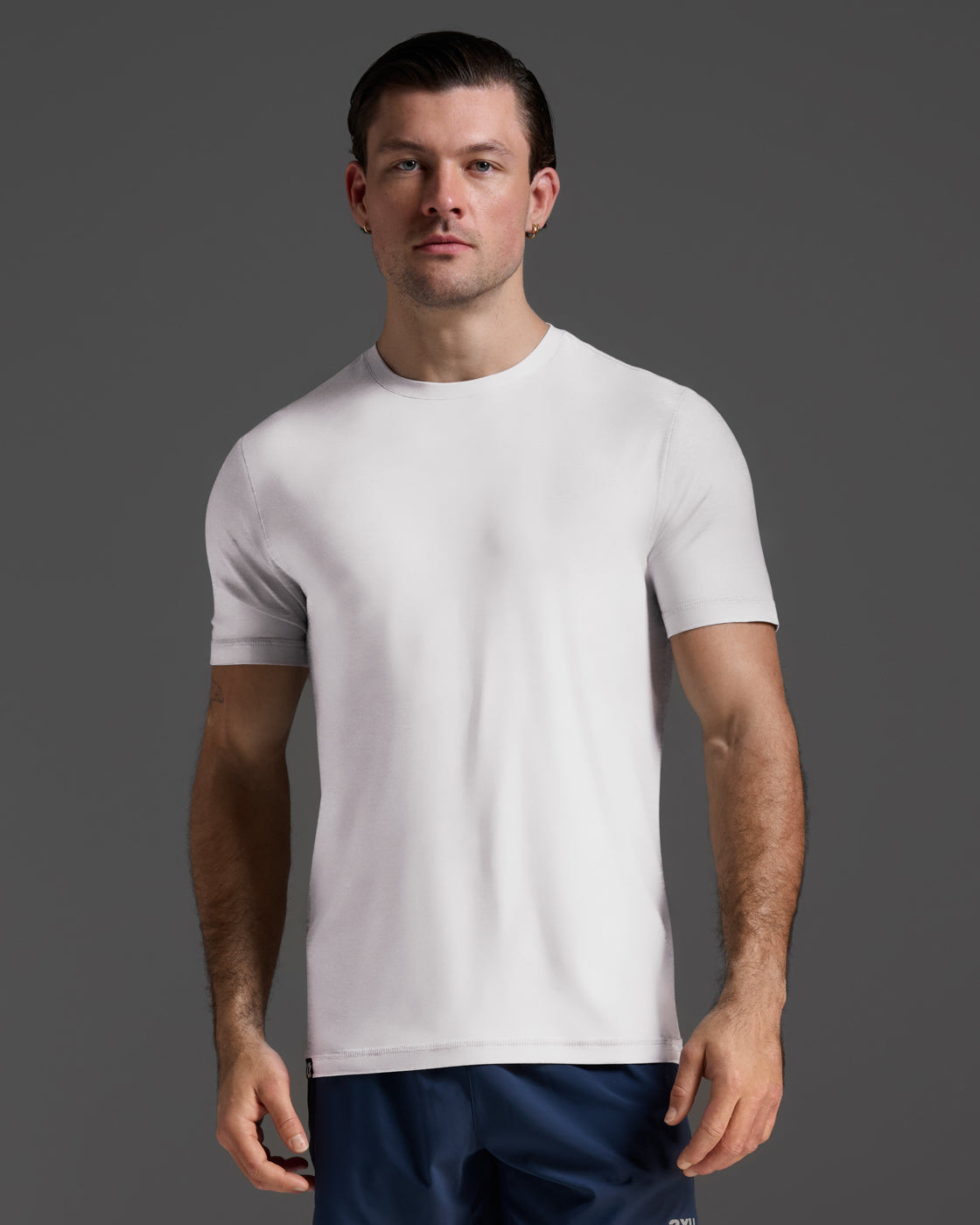 2xu-signature-tee-bianca image 1