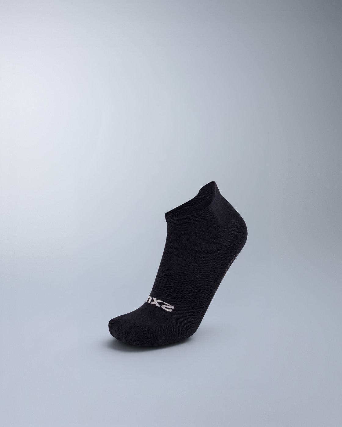 2xu-performance-ankle-grip-socks-unisex-calzini-grip-neri-alla-caviglia image 1
