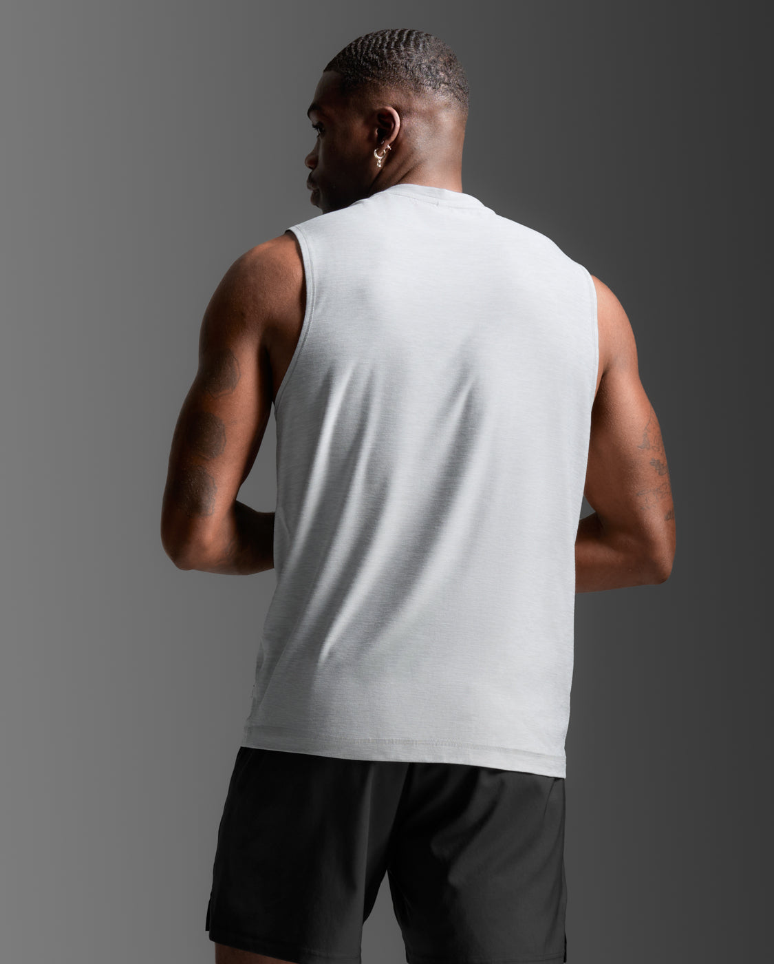 2xu-aspire-signature-tank-uomo-canotta-palestra-grigia image 4