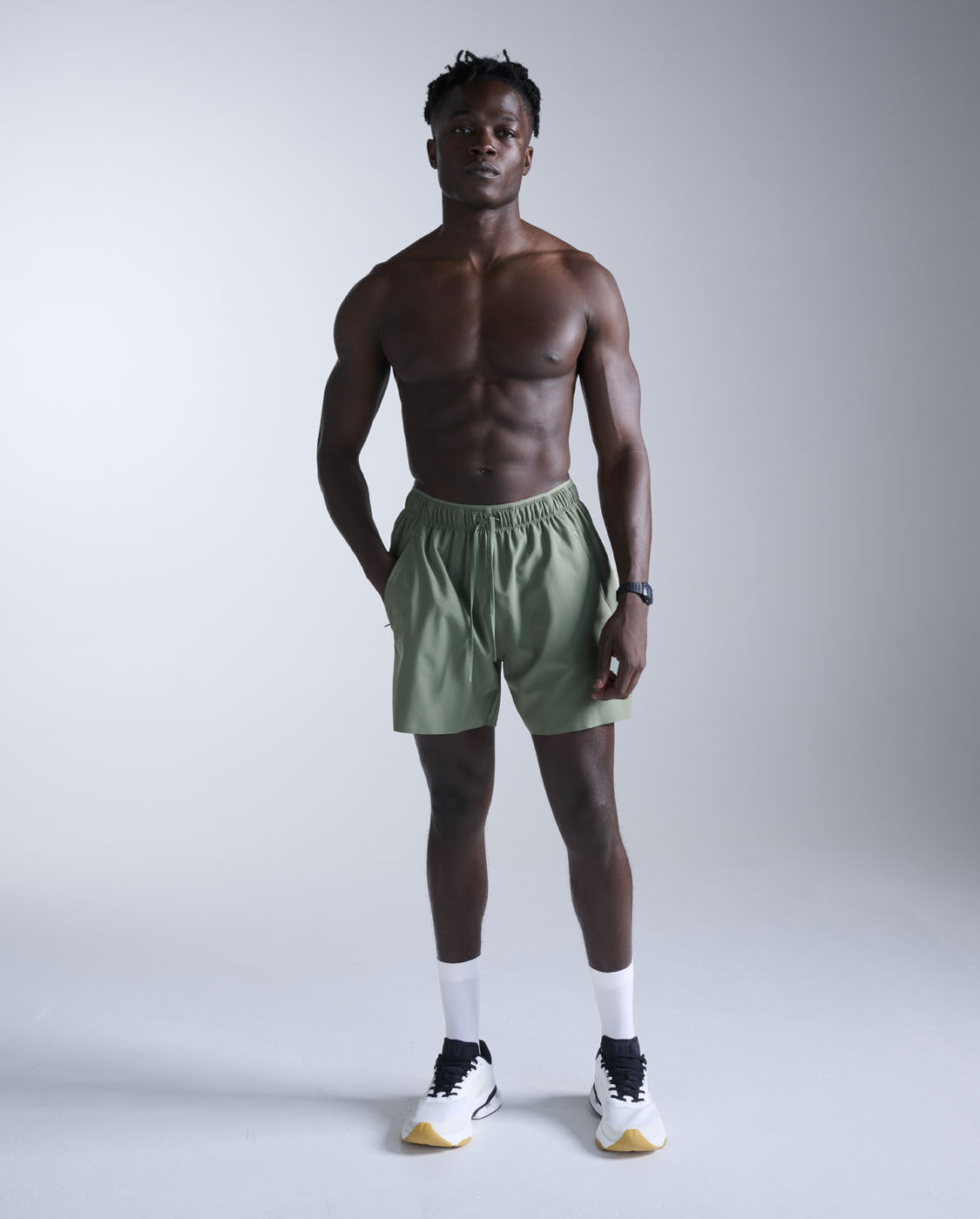 2xu-motion-5-inch-unlined-shorts-da-training-verde image 5