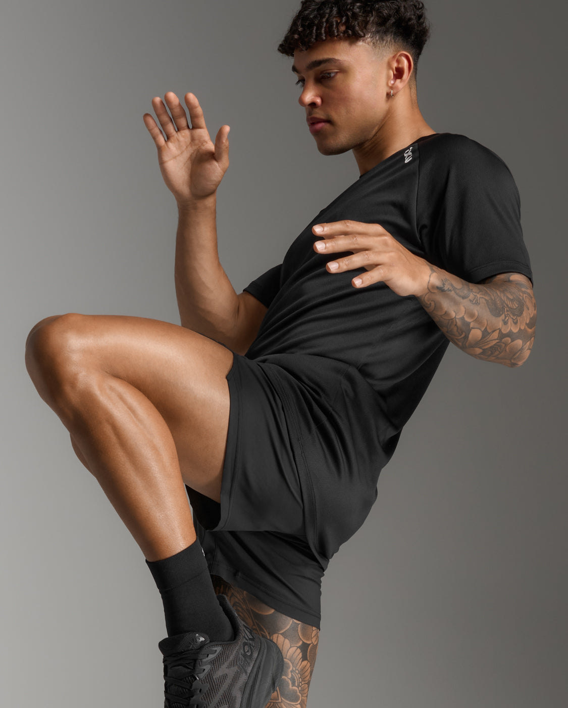 2xu-aspire-tee-uomo-t-shirt-training-nera-asciugatura-rapida image 6