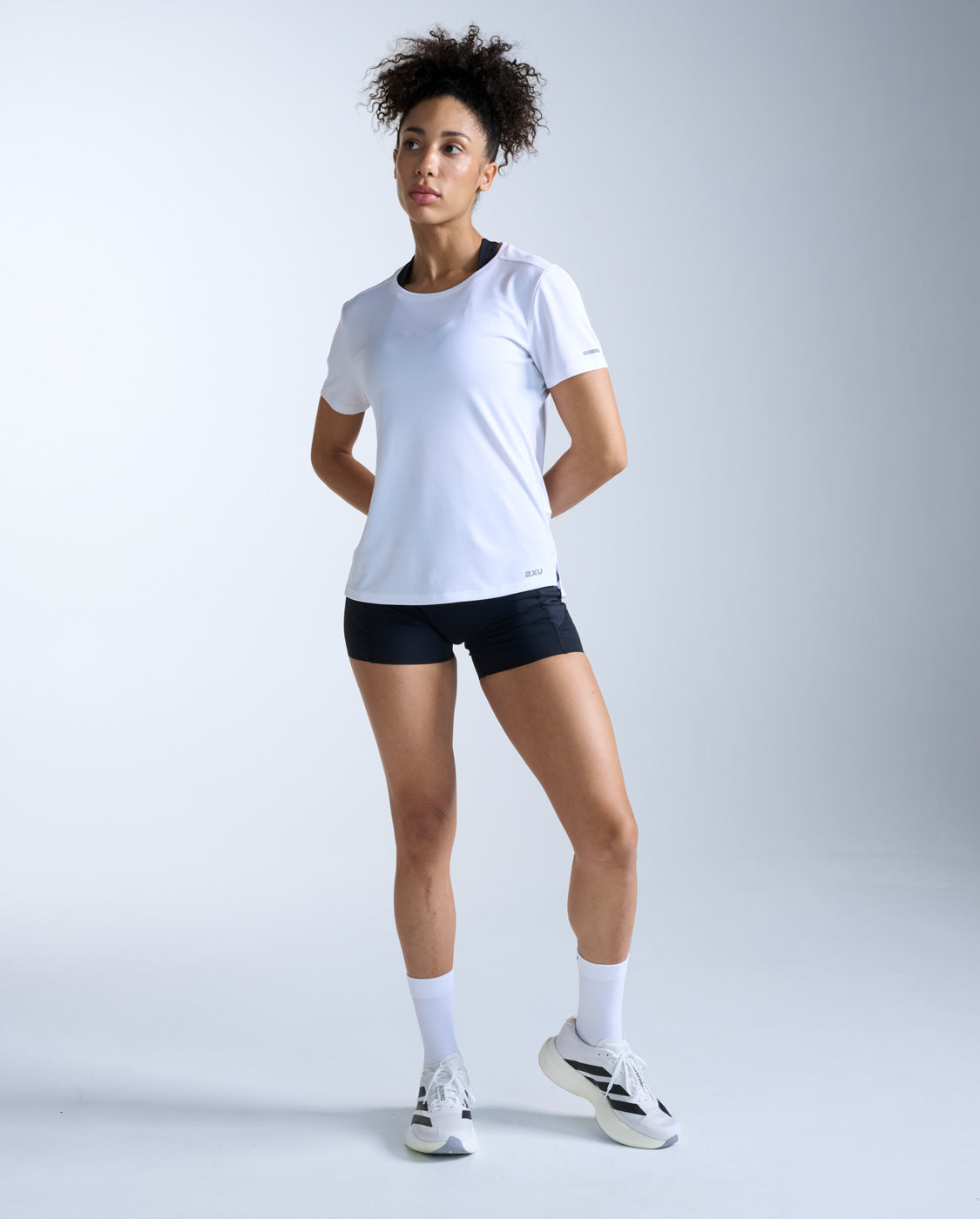 2xu-aero-tee-mesh-best-seller image 5