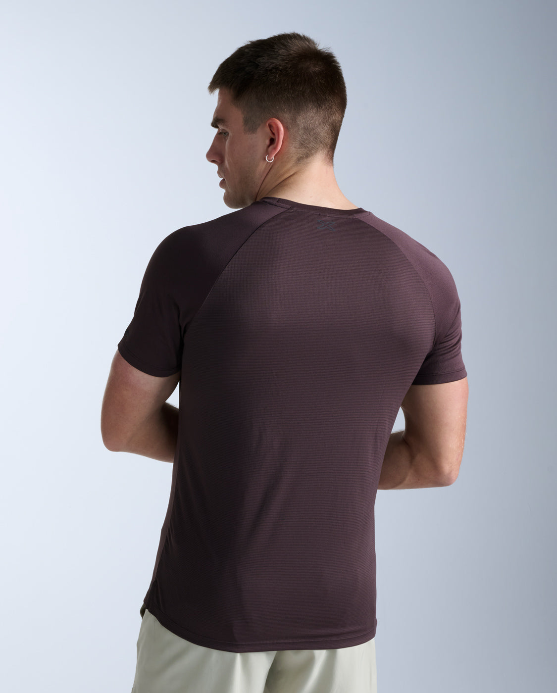 2xu-aero-tee-maglietta-running-uomo-slim-marrone image 4