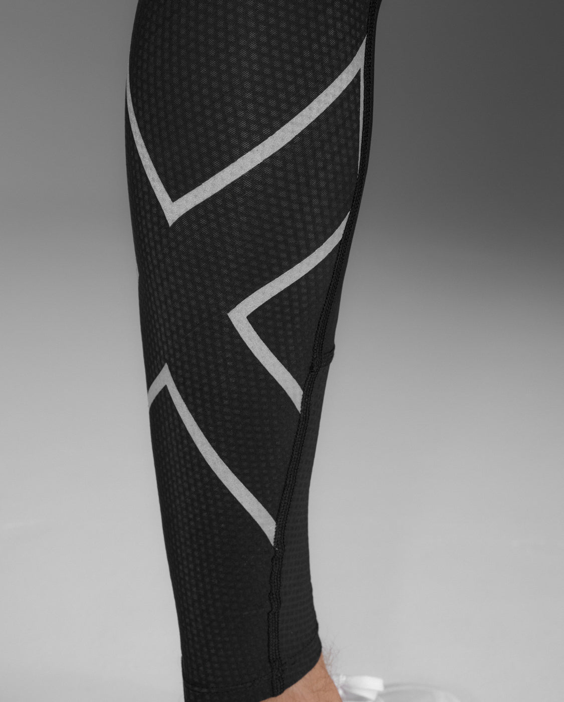 2xu-aero-mesh-compression-tights-tight-running-compressivi-con-tasche image 8