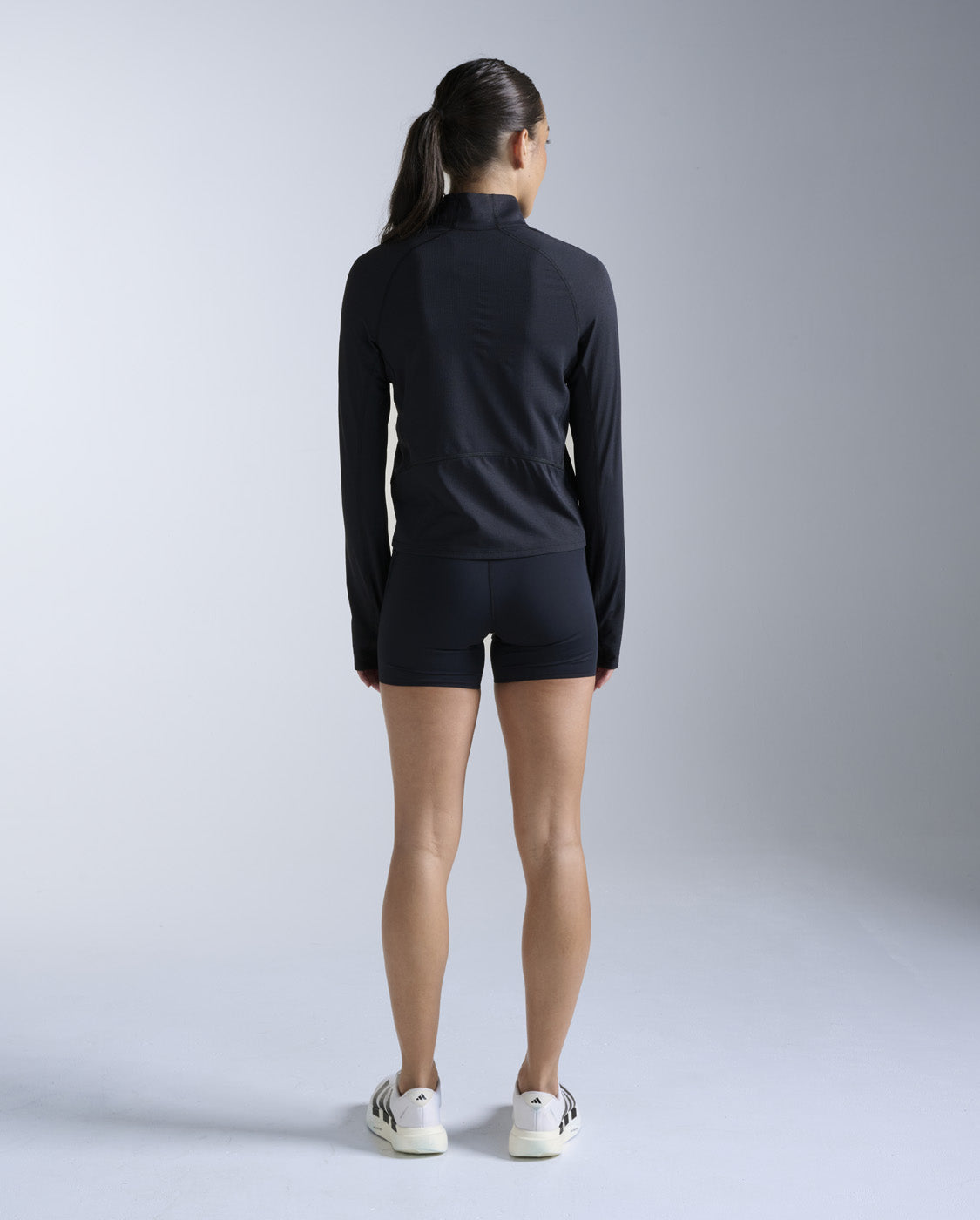 2xu-aero-trail-1-2-zip-donna-nero-mezza-zip-running image 6