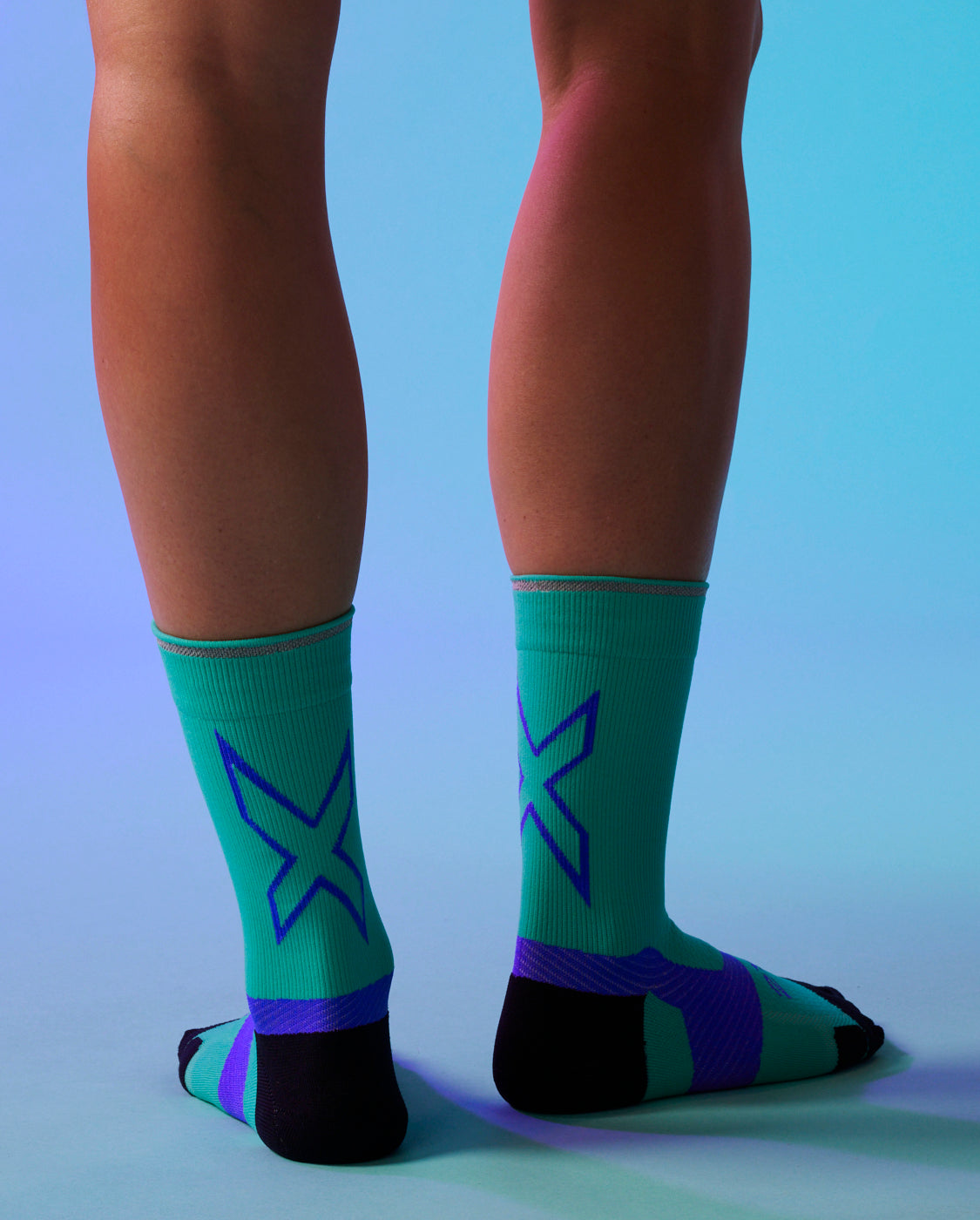 2xu-vectr-light-cushion-crew-socks-calze-running-unisex image 3
