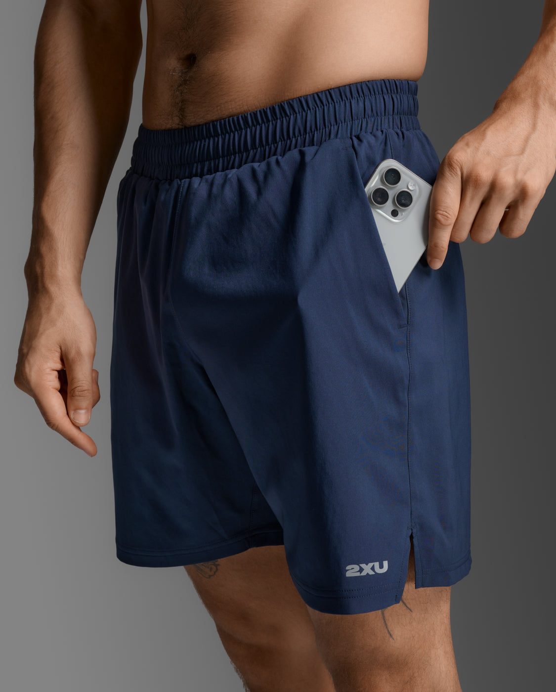 2xu-aero-7-inch-shorts-con-intimo-blu-navy image 7