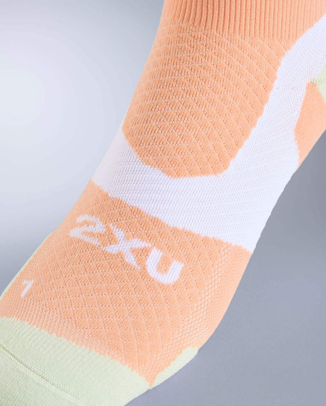 2xu-vectr-light-cushion-crew-socks-calze-running-light-cushion image 3