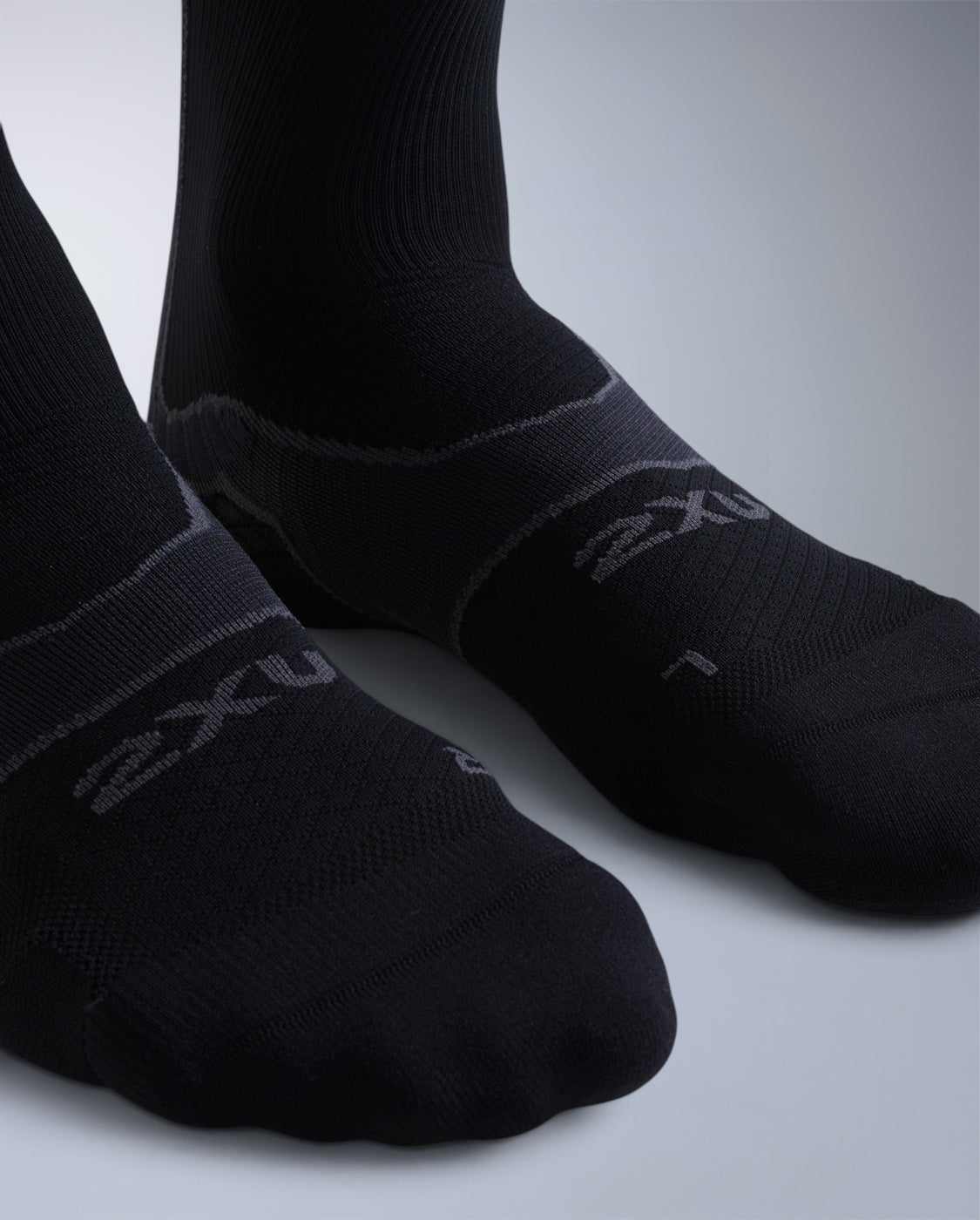 2xu-recovery-achilles-crew-socks-with-fir-calze-crew-a-compressione-moderata-ner image 5