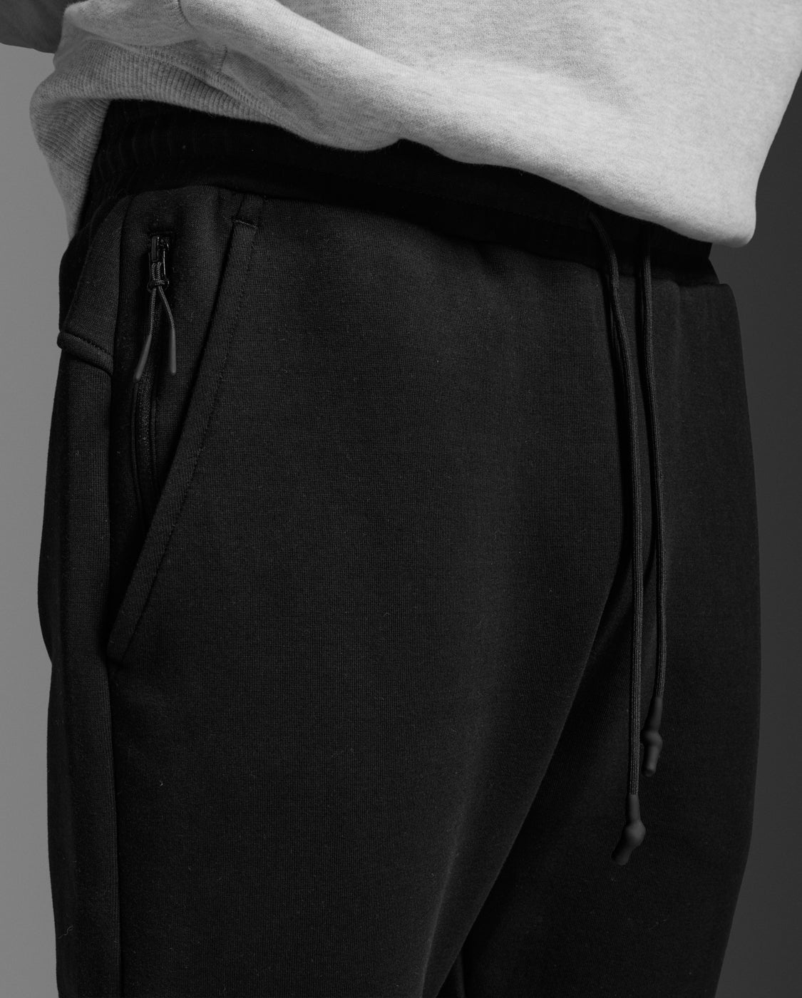 2xu-commute-smooth-spacer-trackpants-pantaloni-tuta-uomo-nero image 5