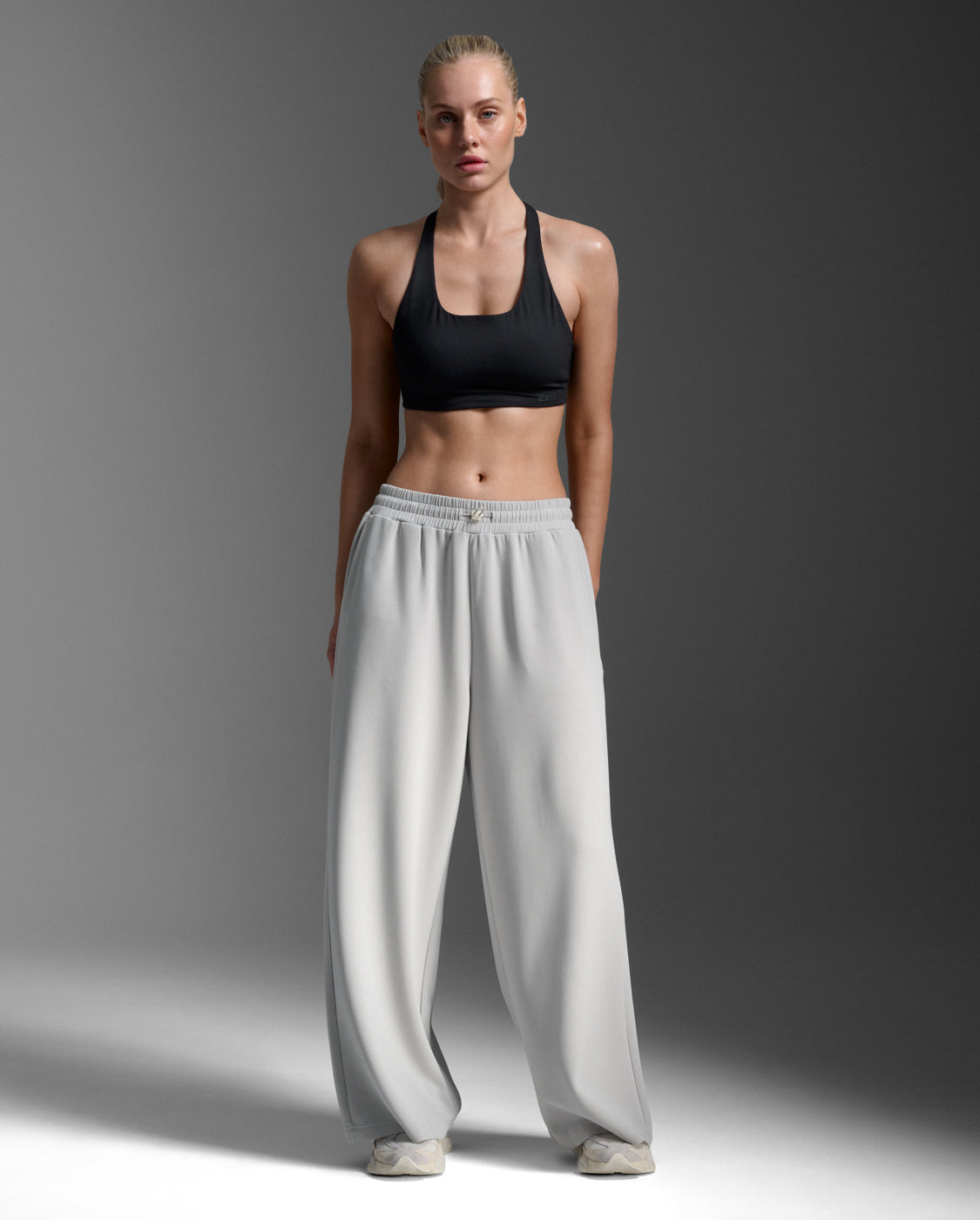 2xu-wonderluxe-sand-washed-wide-leg-pants-grigio-pantaloni-gamba-larga image 8