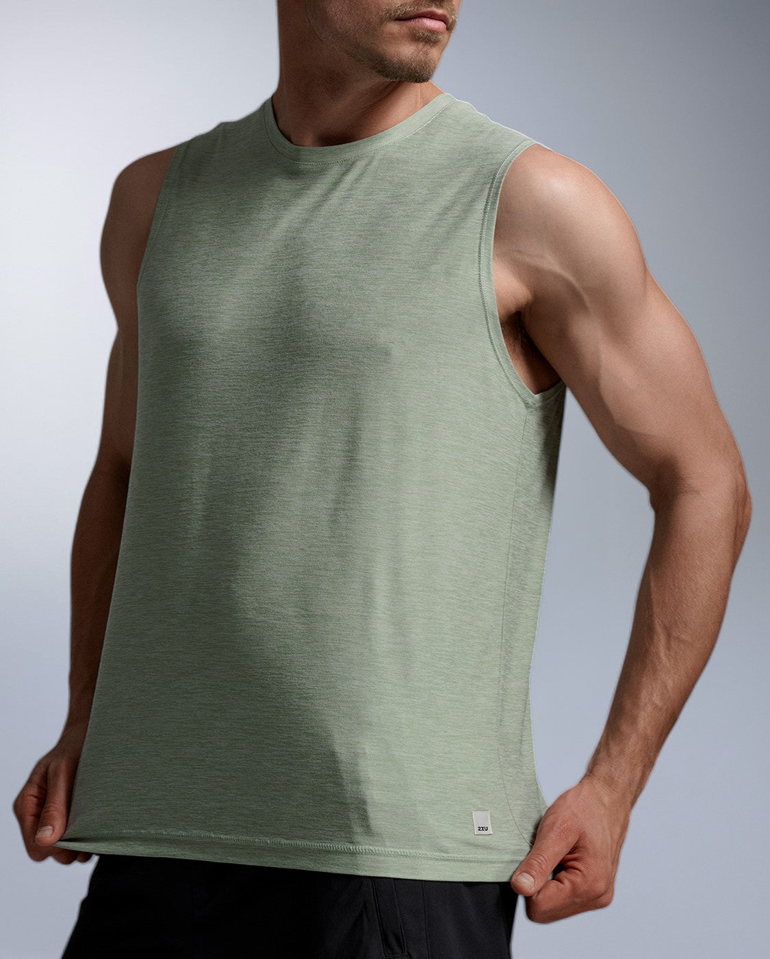 2xu-signature-tank-canotta-training-uomo-verde image 1