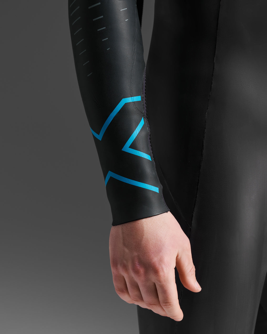 2xu-propel-2-muta-triathlon-nero-azzurro image 8