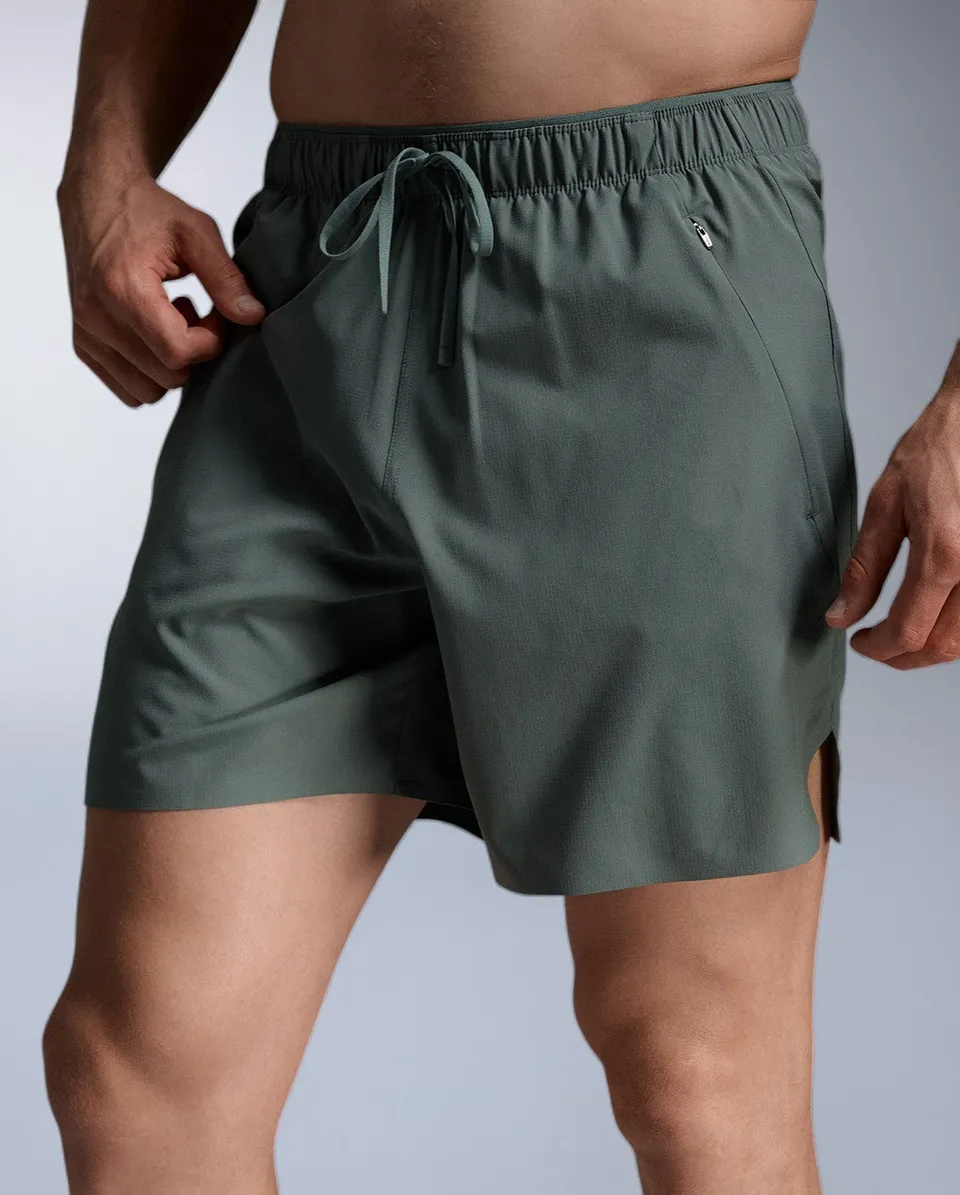 2xu-motion-pantaloncini-training-7-pollici-uomo-verde image 1