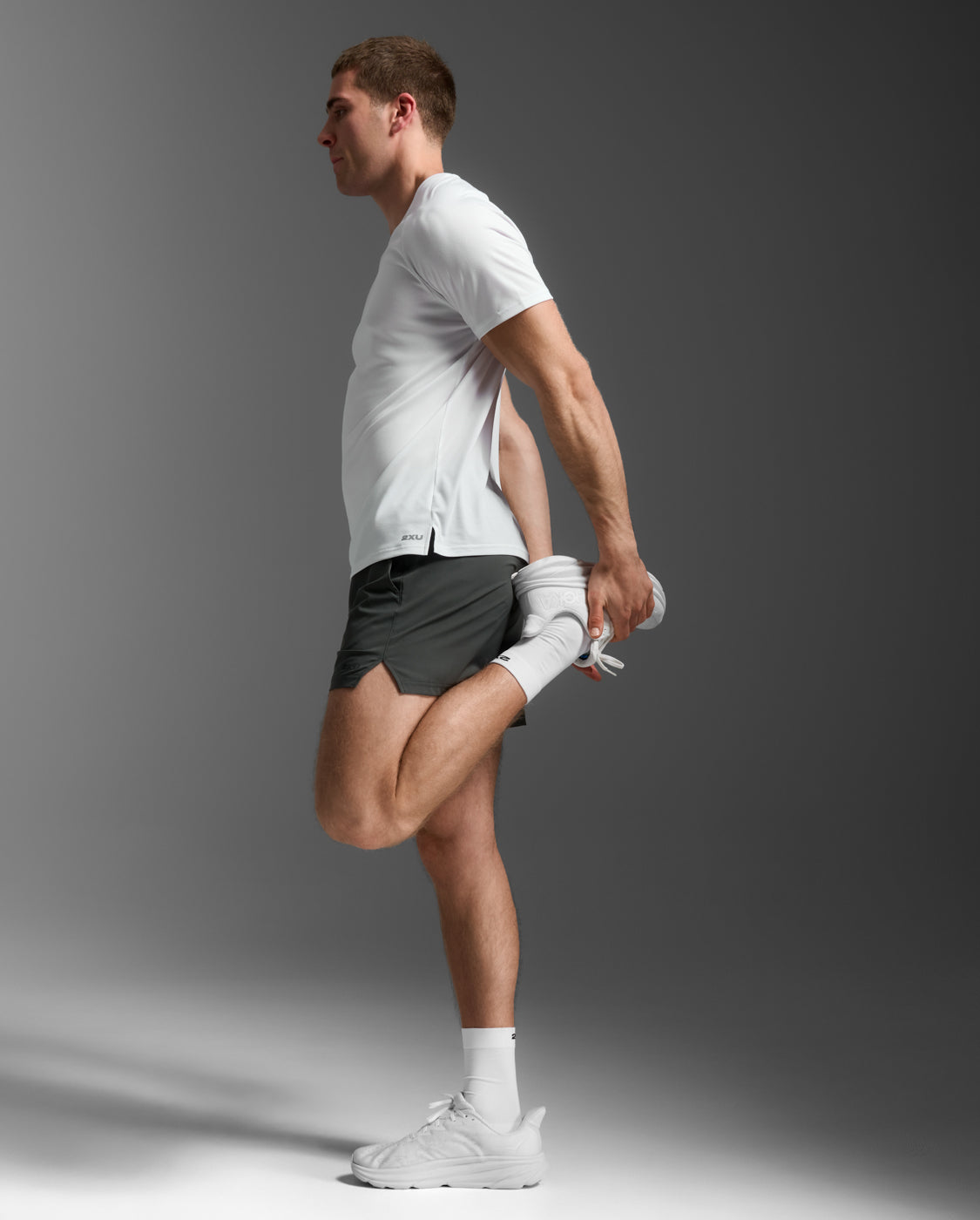 2xu-aero-5-inch-shorts-con-intimo-lined-da-running-grigio image 4