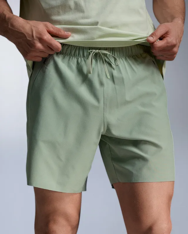 2xu-motion-7-inch-unlined-shorts-uomo-pantaloncini-training-verde image 1