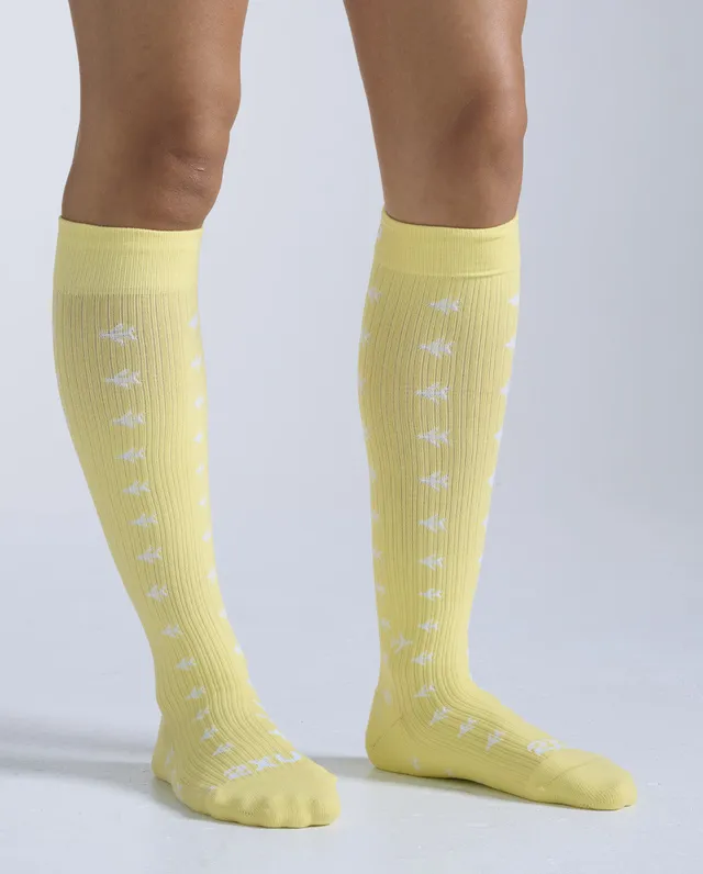 2xu-flight-bamboo-charcoal-compression-socks-calze-compressione-graduata image 1