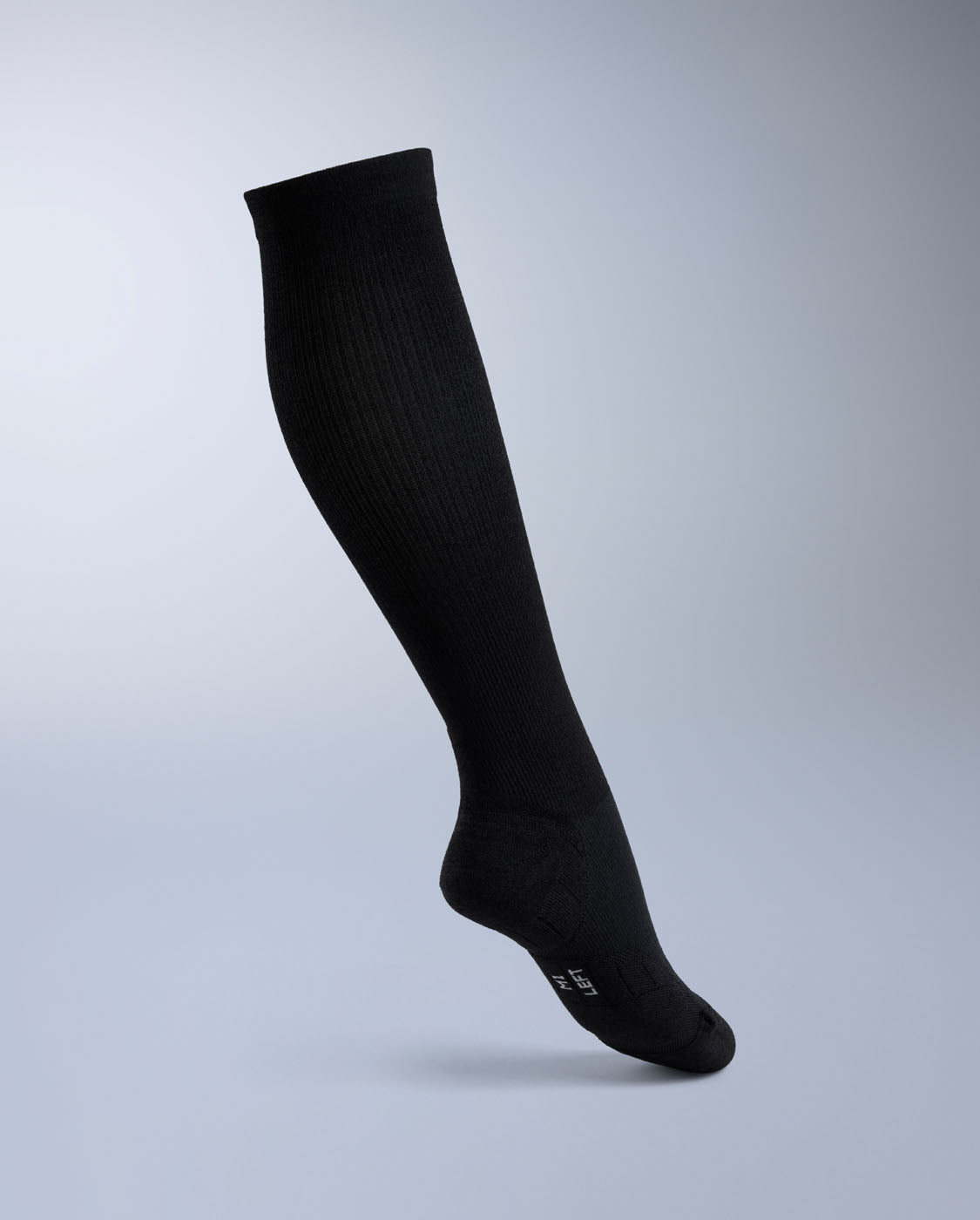 2xu-24-7-bamboo-compression-socks-calze-a-compressione-graduata-unisex-nero image 2