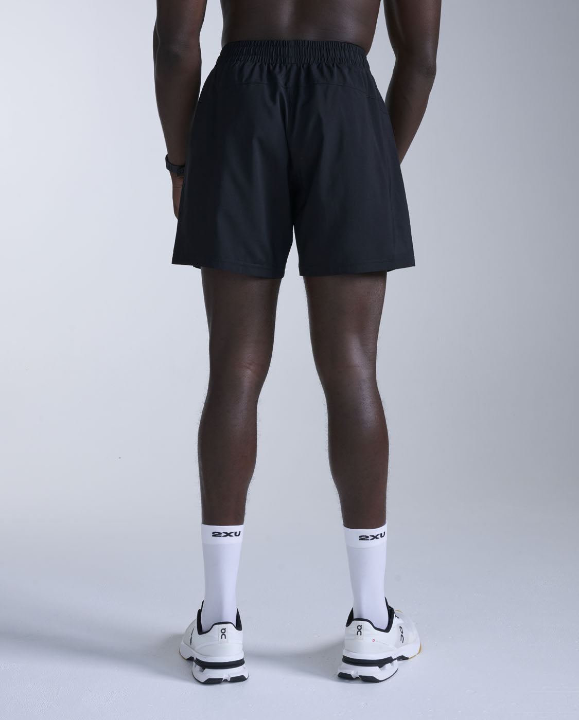 2xu-motion-5-inch-unlined-shorts-uomo-pantaloncini-corti-training-nero image 3