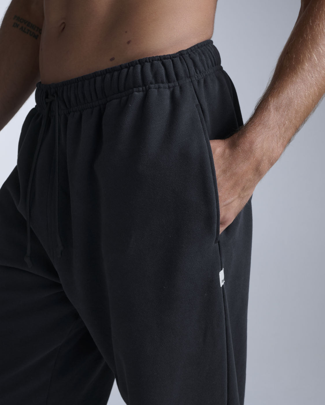 2xu-ez-oversized-organic-cotton-trackpants-uomo-nero image 3
