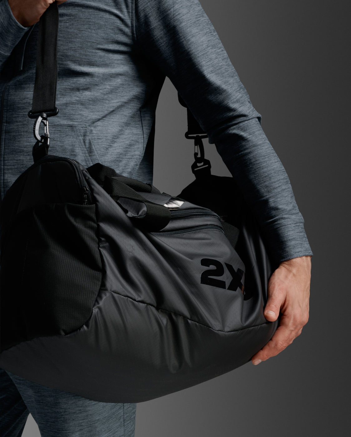 2xu-gym-bag-borsone-palestra-60l image 3